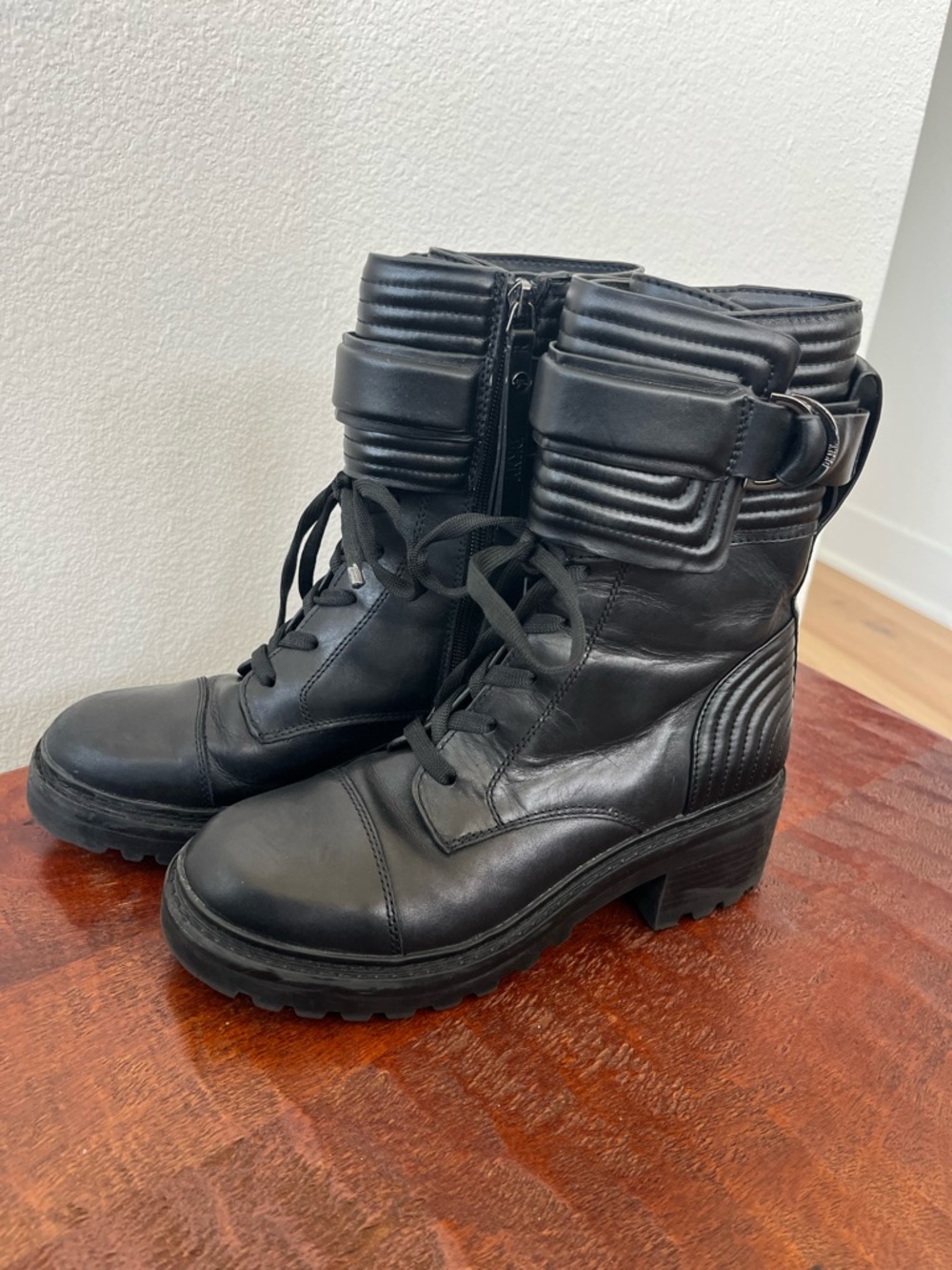 DKNY Basia Combat Boot Black Lug Grunge Goth Biker Alternative Sz 8